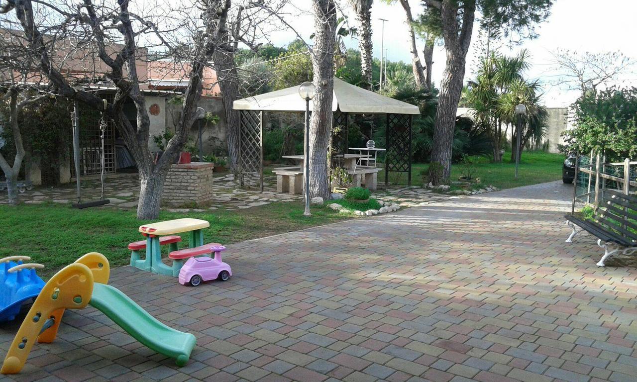 Casina Delle Arti Bed & Breakfast San Cataldo  Eksteriør bilde