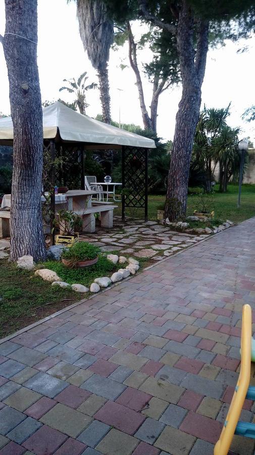 Casina Delle Arti Bed & Breakfast San Cataldo  Eksteriør bilde